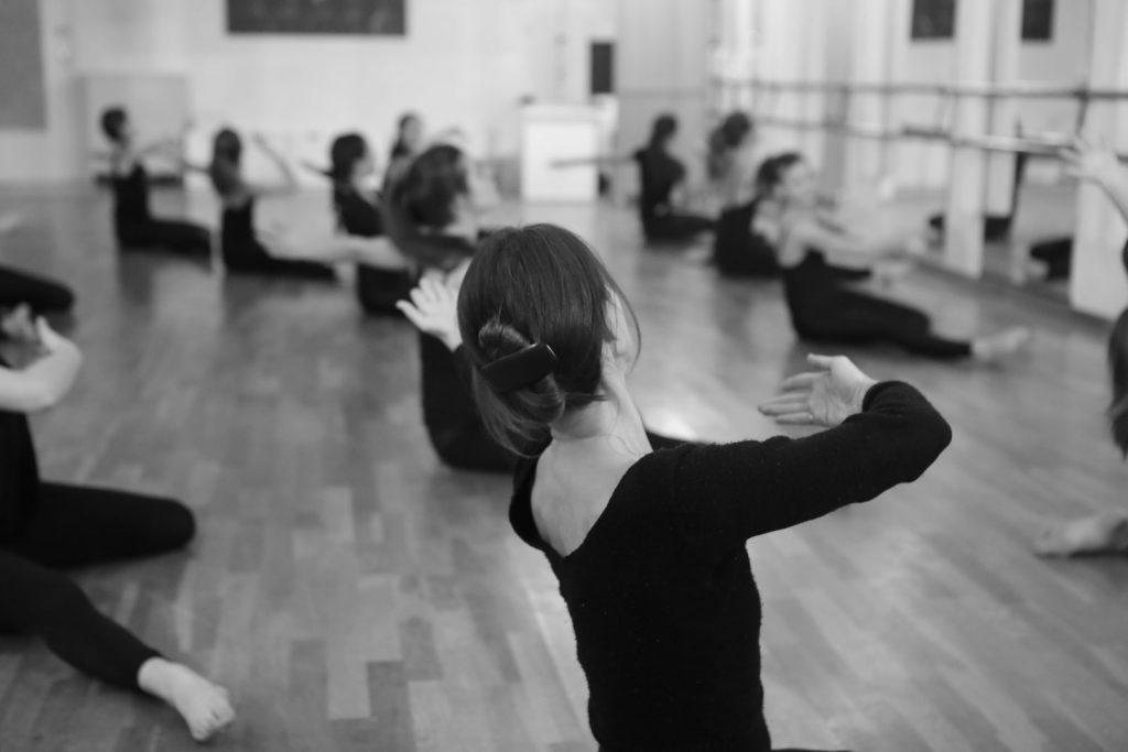 Cours et stages de danse morderne