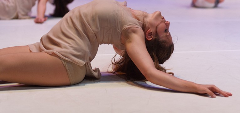 Cours et stages de danse morderne Cours et stages de danse morderne